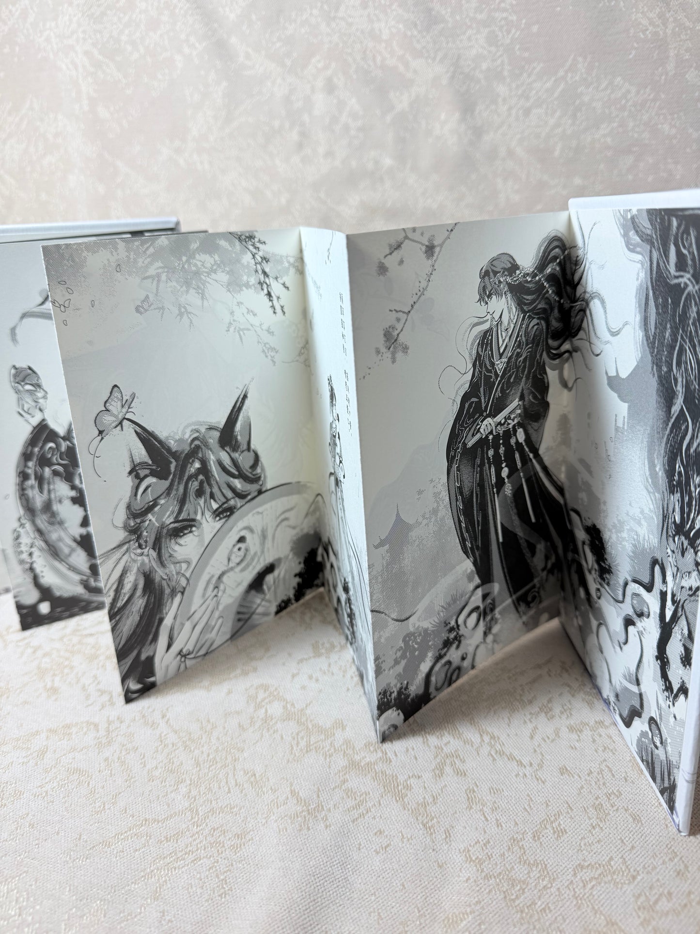 Rafayel Folding Art Book “A Fish of Longing” with artist’s original hand-drawn sketch